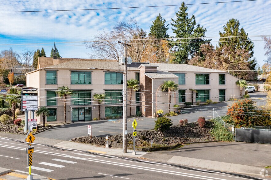 9221 SW Barbur Blvd, Portland, OR à louer - Photo du bâtiment - Image 2 de 5