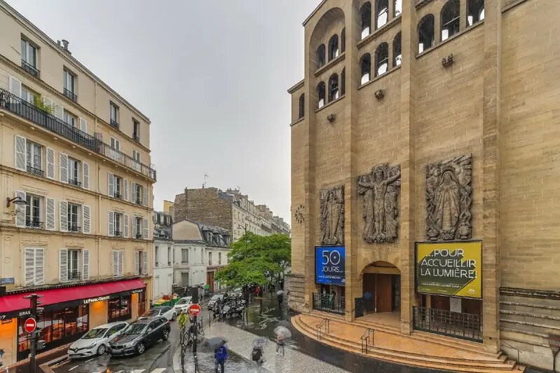 5 Place Tristan Bernard, Paris for lease - Building Photo - Image 3 of 9