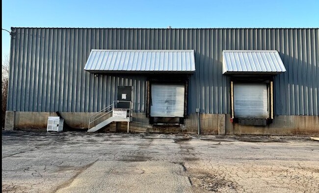 Plus de détails pour 800 Morris St, Fond Du Lac, WI - Industriel à louer