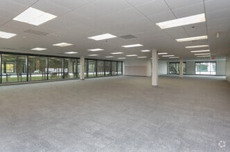 6420 Southpoint Pky, Jacksonville, FL for lease Interior Photo- Image 2 of 4