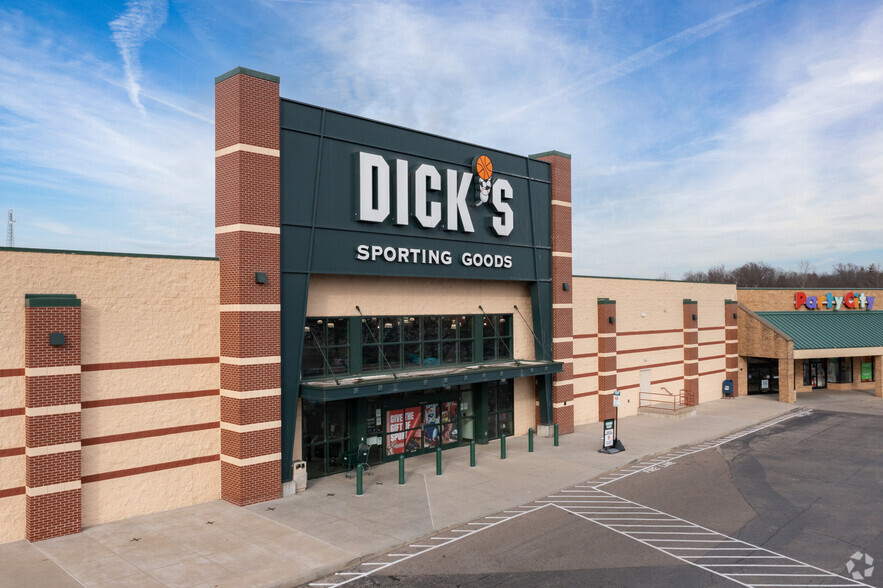 10152-10240 Colerain Ave, Cincinnati, OH for lease - Building Photo - Image 2 of 20