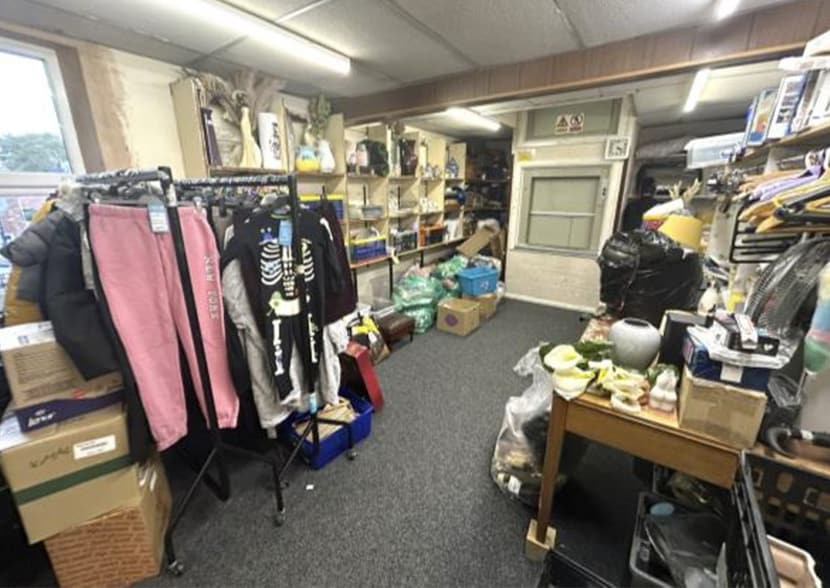 72 The Vlg, York for lease - Interior Photo - Image 3 of 3