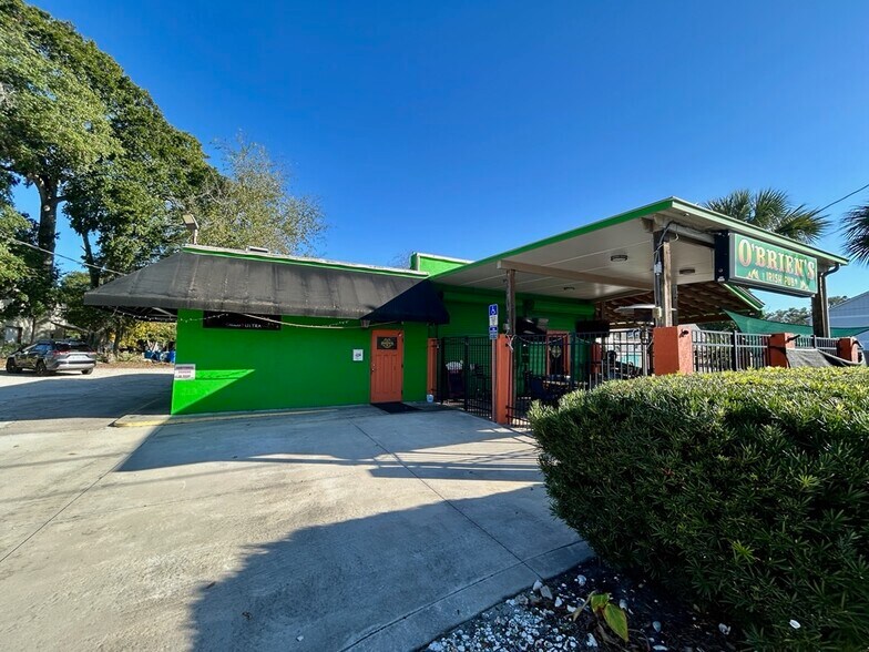 320 S 8th St, Fernandina Beach, FL à louer - Photo du bâtiment - Image 2 de 33