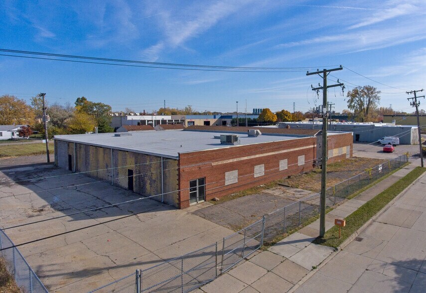 22778 Globe Ave, Warren, MI for lease - Building Photo - Image 1 of 13