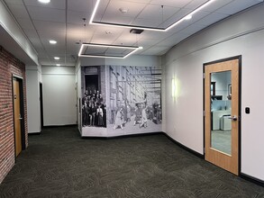 235 Promenade St, Providence, RI à louer Hall d’entrée- Image 1 de 13