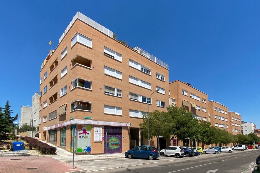 Calle Francisco Largo Caballero, 58, Alcobendas, Madrid à vendre - Photo du bâtiment - Image 2 de 2