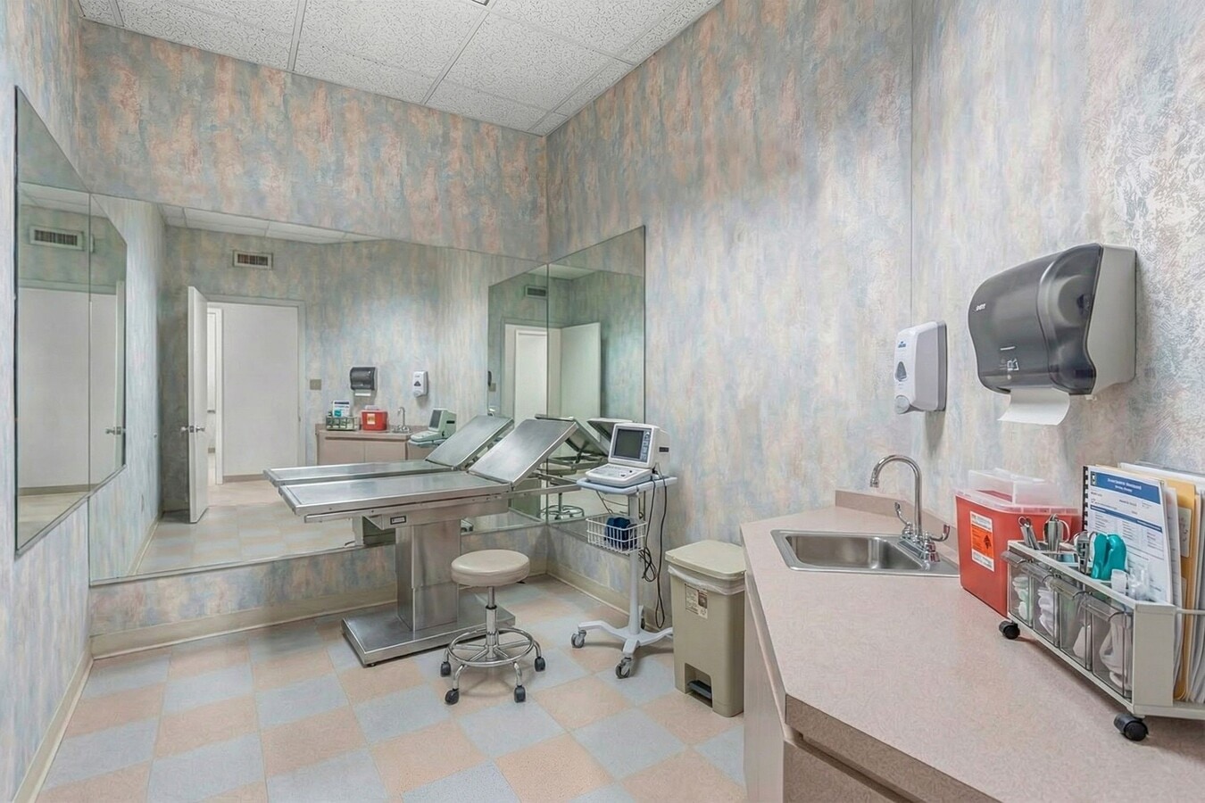 450 Clinton St, Brooklyn, NY 11231 - Unité 1P -  - Photo intérieure - Image 1 of 12