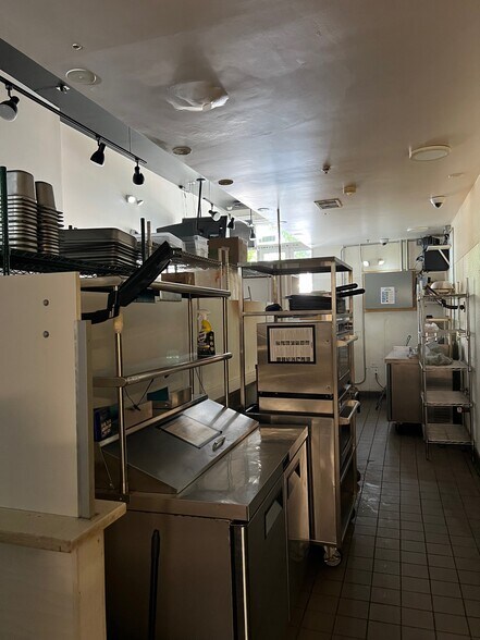 1812 University Ave, Berkeley, CA à louer - Photo du bâtiment - Image 3 de 8