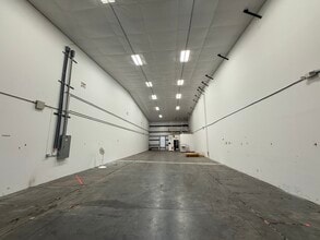207 Airport Rd, Fayetteville, NC for lease Interior Photo- Image 2 of 8