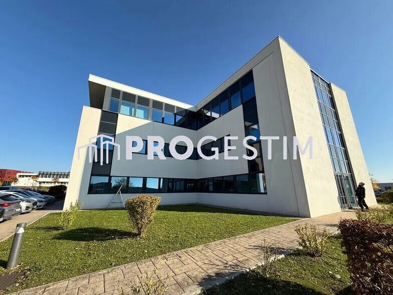 Bureau dans Dijon à louer - Photo du bâtiment - Image 3 de 12