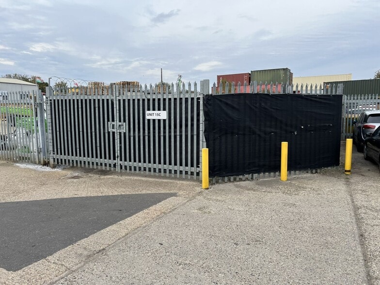 Askew Farm Ln, Grays for lease - Building Photo - Image 2 of 3