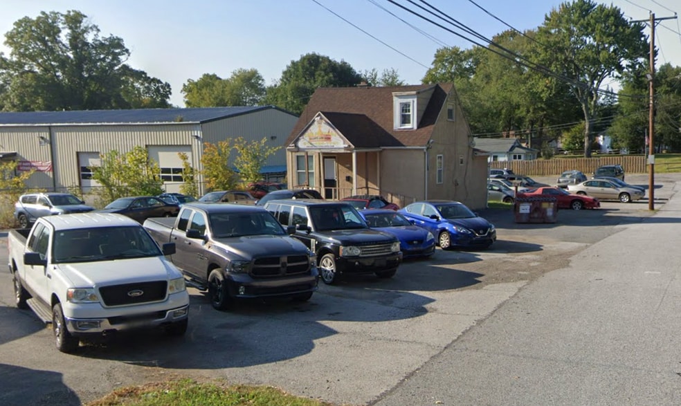 412 Dutton St, Upper Chichester, PA à louer - Photo du bâtiment - Image 2 de 3