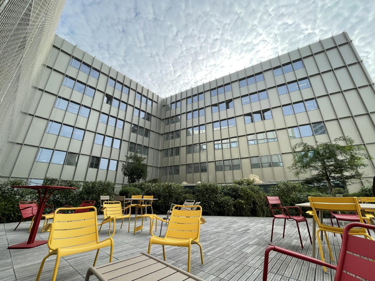 Office in Cergy for lease Building Photo- Image 1 of 7