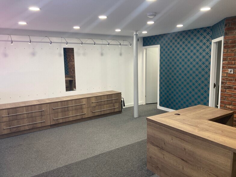 101 Main St, West Kilbride à louer - Photo du bâtiment - Image 2 de 5