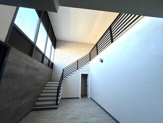 Plus de détails pour 247 E Highland Ave, San Bernardino, CA - Bureau à louer