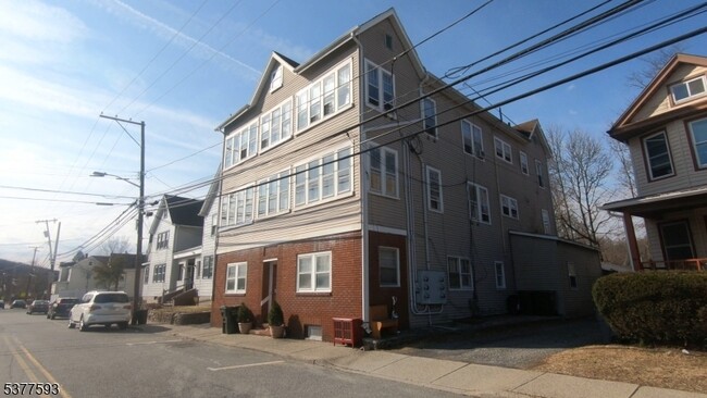 More details for 281 S Main St, Wharton, NJ - Multifamily for Sale