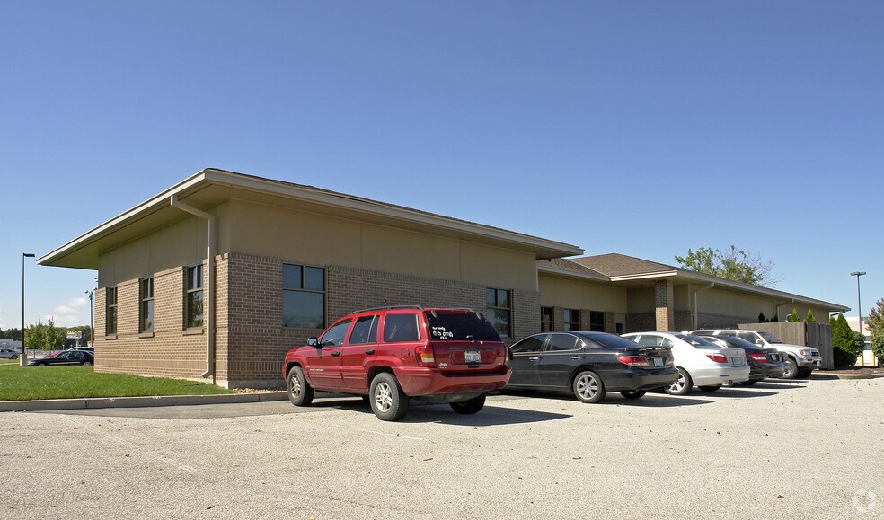 100 Village Square Shop Ctr, Hazelwood, MO à vendre - Photo du bâtiment - Image 2 de 2