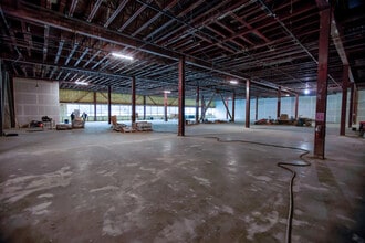 1015 39th Ave SE, Puyallup, WA à louer Photo intérieure- Image 1 de 2