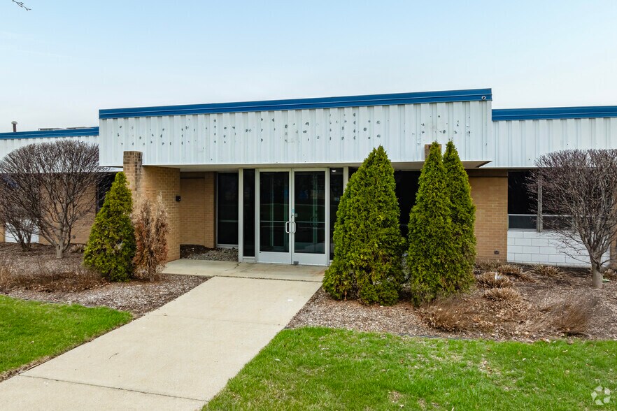 951 County St, Milan, MI à vendre - Photo du bâtiment - Image 2 de 6