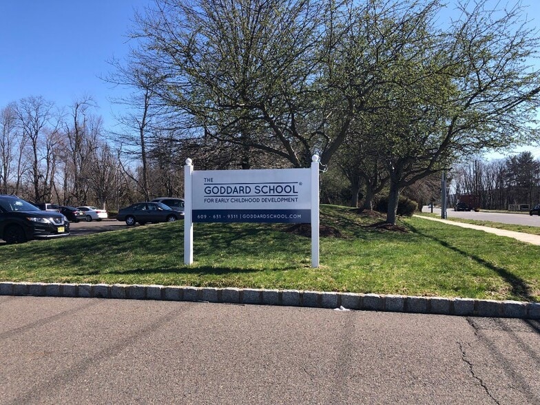 2500 Kuser Rd, Hamilton, NJ à vendre - Photo du bâtiment - Image 3 de 26