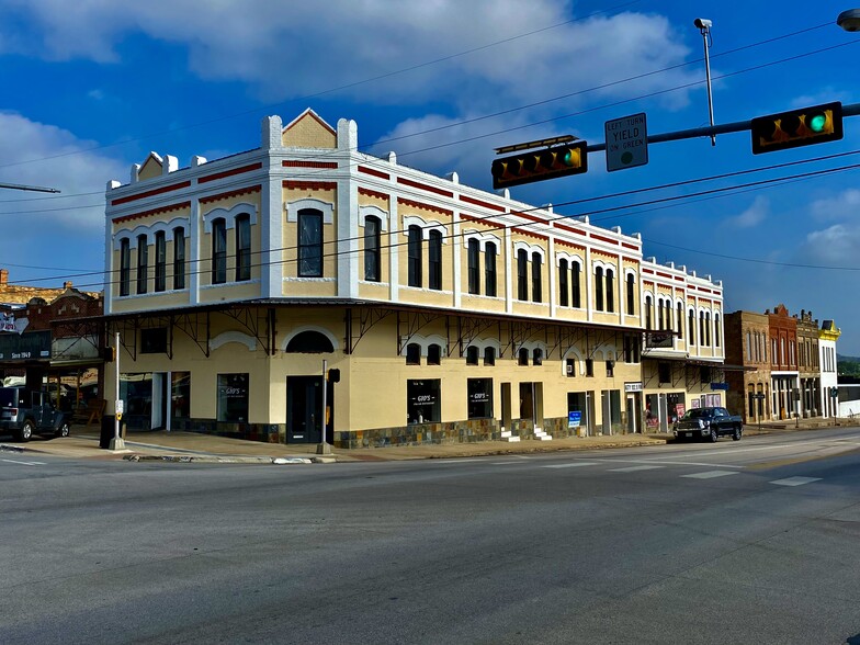 101 W Main St, Llano, TX for lease - Building Photo - Image 2 of 8