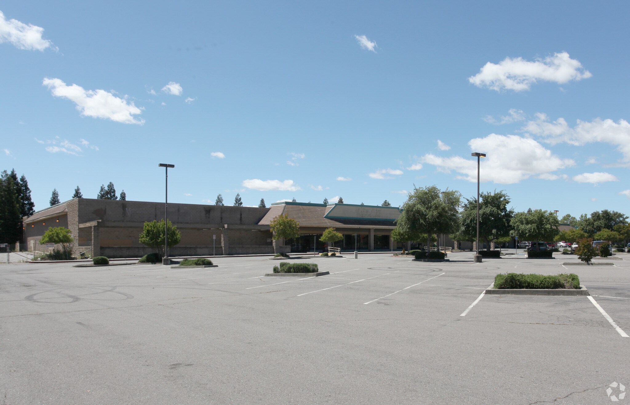 Nut Tree, Vacaville, CA for lease Primary Photo- Image 1 of 10