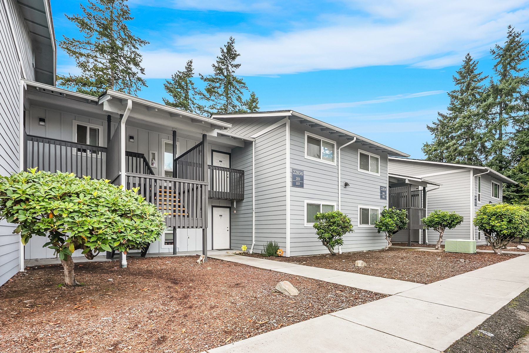 23006 30th Ave S, Des Moines, WA for sale Primary Photo- Image 1 of 24
