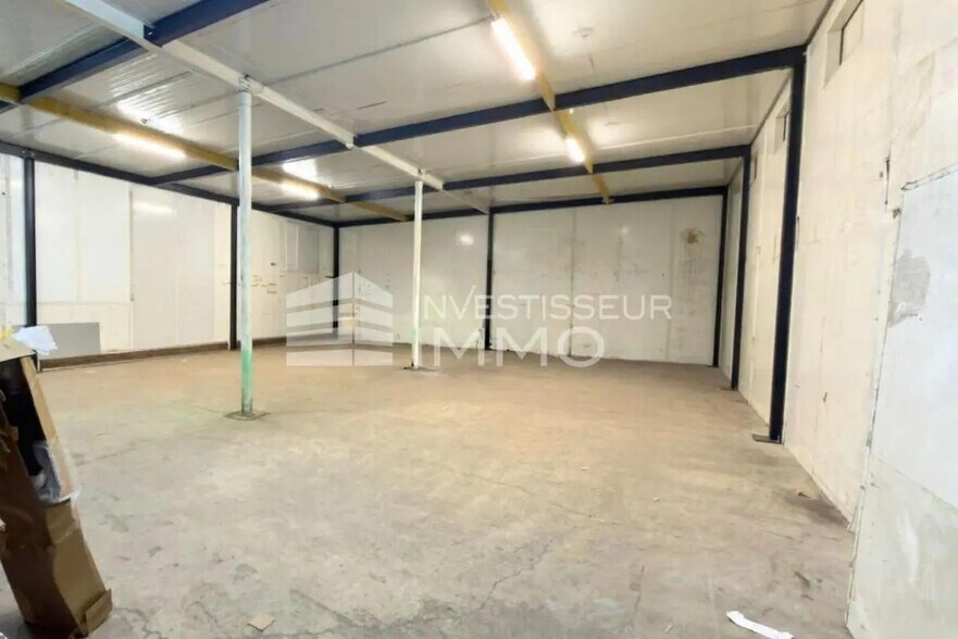 Office in Meaux for lease - Interior Photo - Image 2 of 7