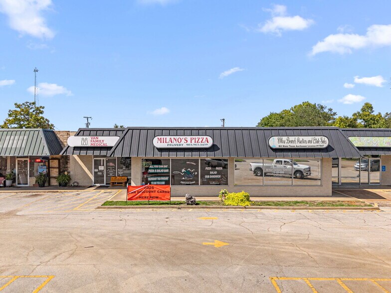 488 W Main St, Van, TX à louer - Photo du bâtiment - Image 3 de 12