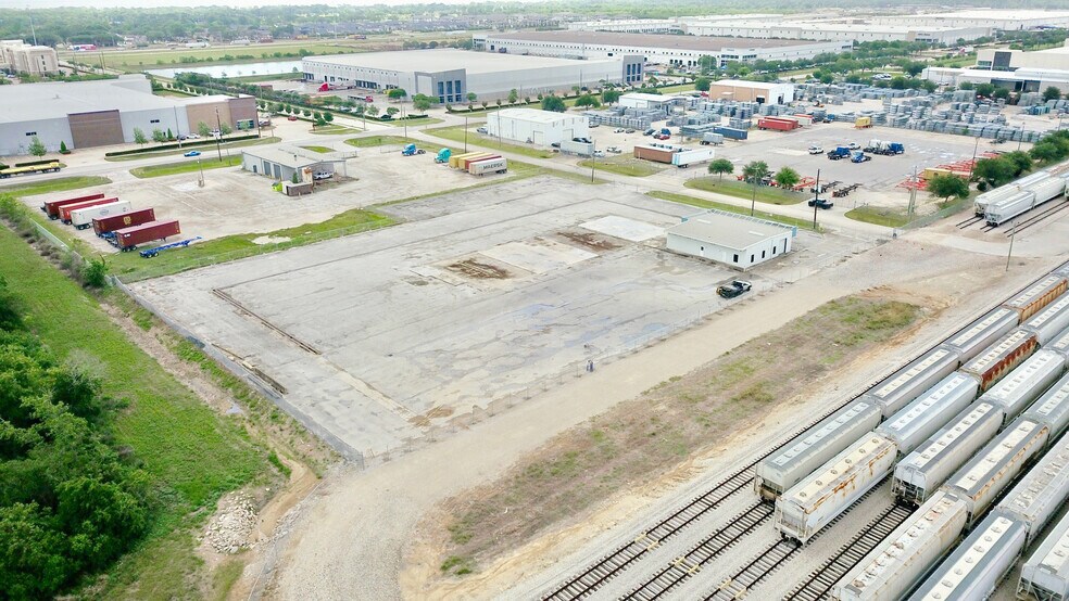 1802 W M St, La Porte, TX à louer - Photo du bâtiment - Image 3 de 5