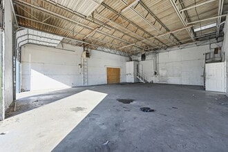 104-142 S Collins St, Arlington, TX for lease Interior Photo- Image 2 of 6
