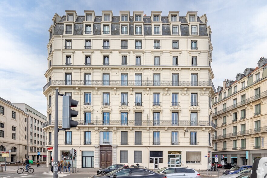 Bureau dans Lyon à louer - Photo du bâtiment - Image 2 de 5