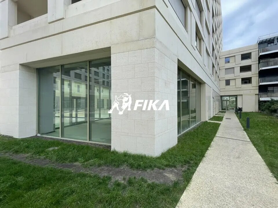 Retail in Bordeaux for sale Building Photo- Image 1 of 17