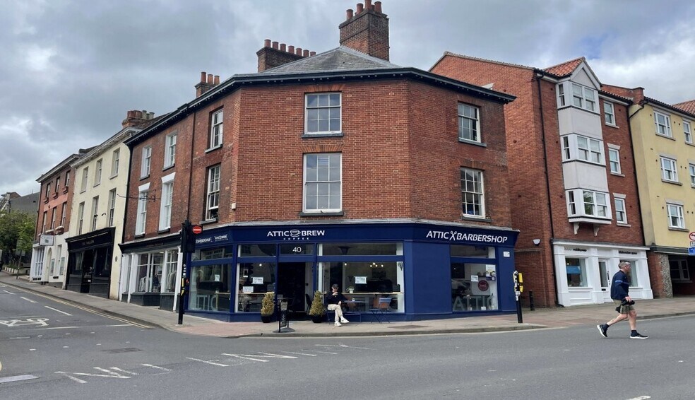 34, 38 and 40 Exchange Street, Norwich portefeuille de 3 propriétés à vendre sur LoopNet.ca - Photo principale - Image 2 de 3