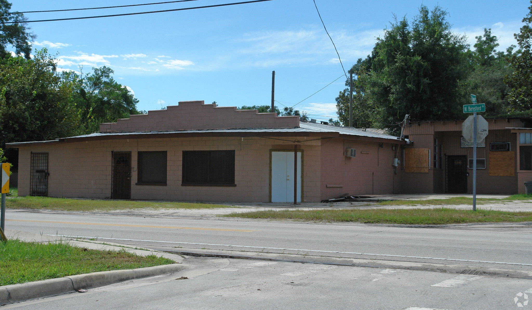 410 W Beresford Ave, Deland, FL for sale Primary Photo- Image 1 of 1