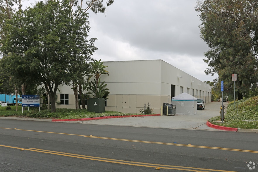 13670 Danielson St, Poway, CA for lease - Building Photo - Image 3 of 4