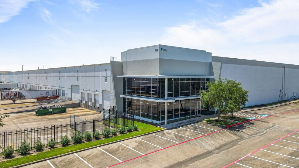 860 Greens Pky, Houston, TX for lease - Building Photo - Image 2 of 18