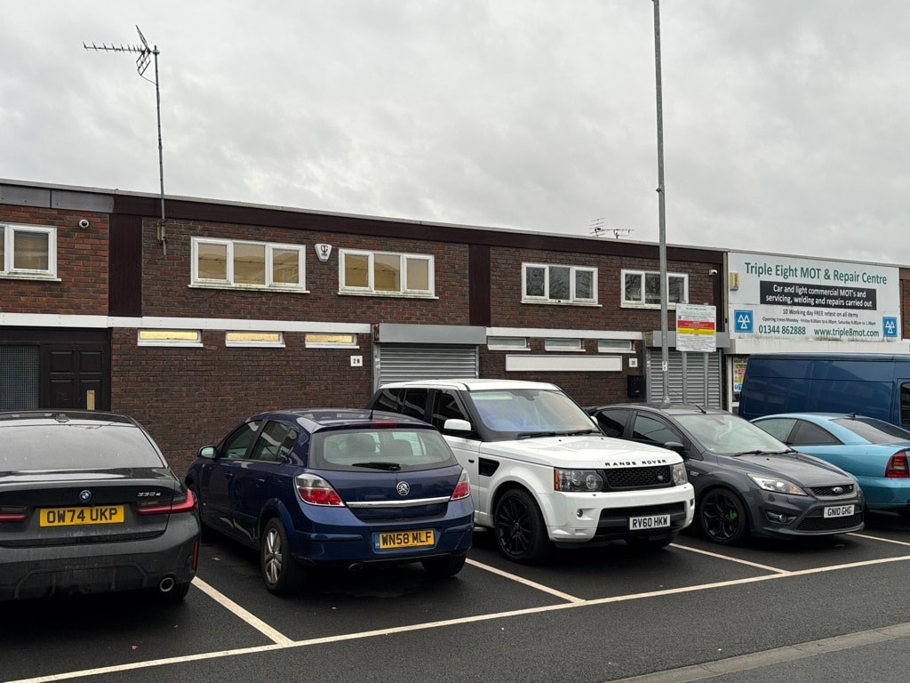 27A-30 Great Hollands Sq, Bracknell for lease Building Photo- Image 1 of 7