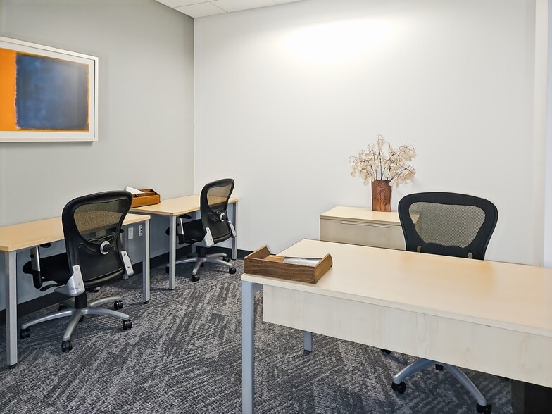 3200 E Guasti Rd, Ontario, CA for lease - Interior Photo - Image 2 of 20