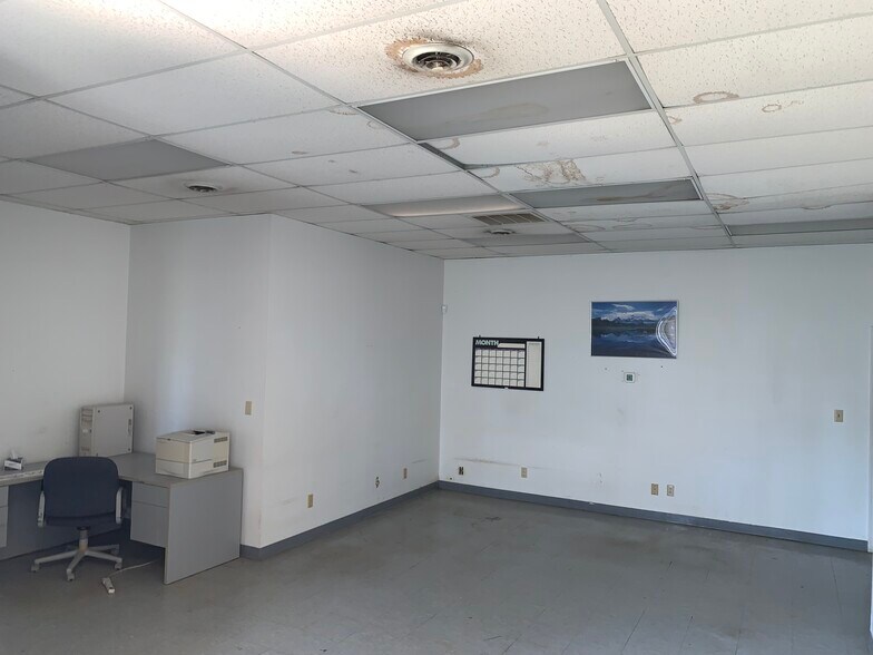 52 Mid Valley Ln, Verona, VA à louer - Photo du bâtiment - Image 2 de 38