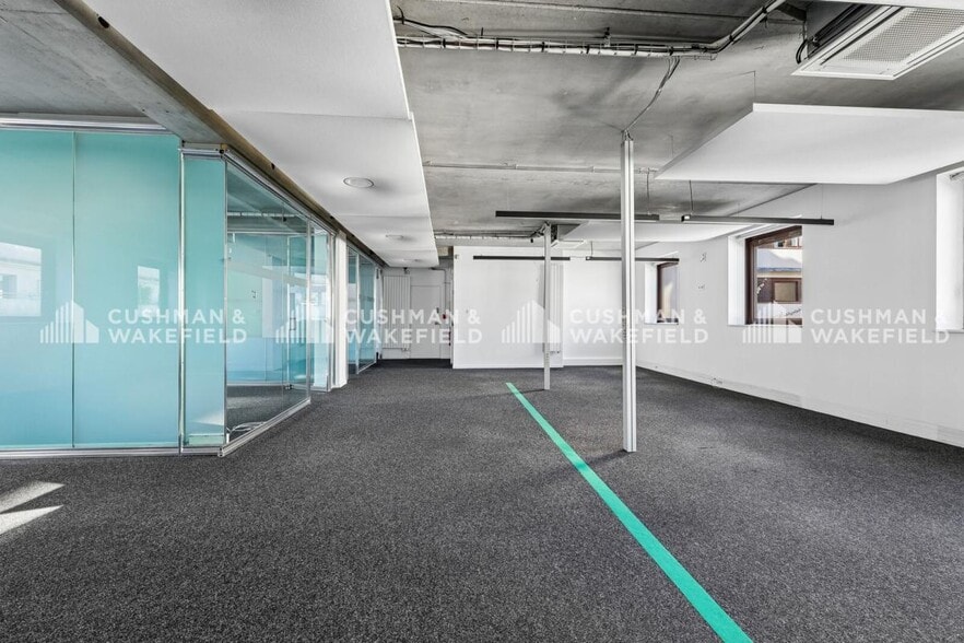 Office in Boulogne-Billancourt for lease - Interior Photo - Image 2 of 6
