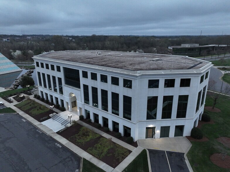 9144 Arrowpoint Blvd, Charlotte, NC à vendre - Communauté Matterport - Image 3 de 27