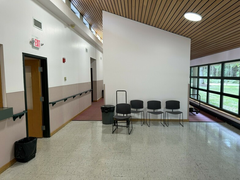 5 Wally Krueger Way, Bridgewater, MA for lease - Building Photo - Image 3 of 25