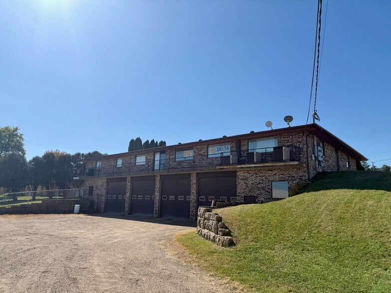 10502 Saint Joseph Dr, Dubuque, IA for lease - Building Photo - Image 2 of 4