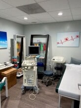 2231 N University Dr, Pembroke Pines, FL à louer Photo intérieure- Image 1 de 11