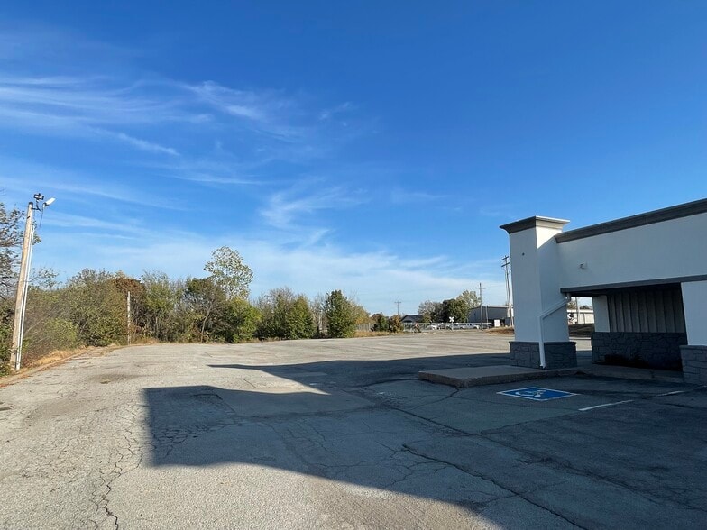 1425 New Sapulpa Rd, Sapulpa, OK for lease - Building Photo - Image 2 of 6