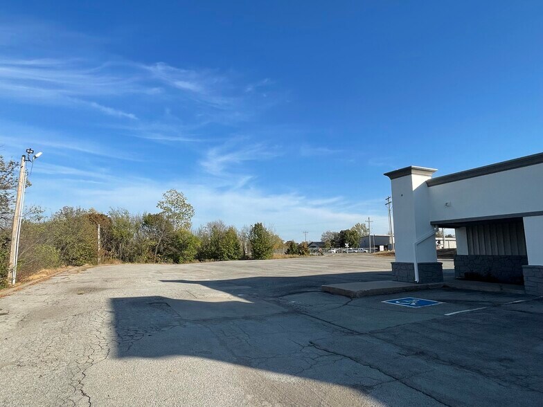 1425 New Sapulpa Rd, Sapulpa, OK à louer - Photo du bâtiment - Image 2 de 6