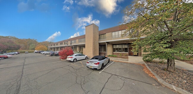 Plus de détails pour 614 Corporate Way, Valley Cottage, NY - Bureau, Industriel à louer