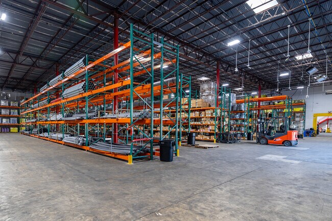 More details for 8051 Bayberry Rd, Jacksonville, FL - Industrial for Sale