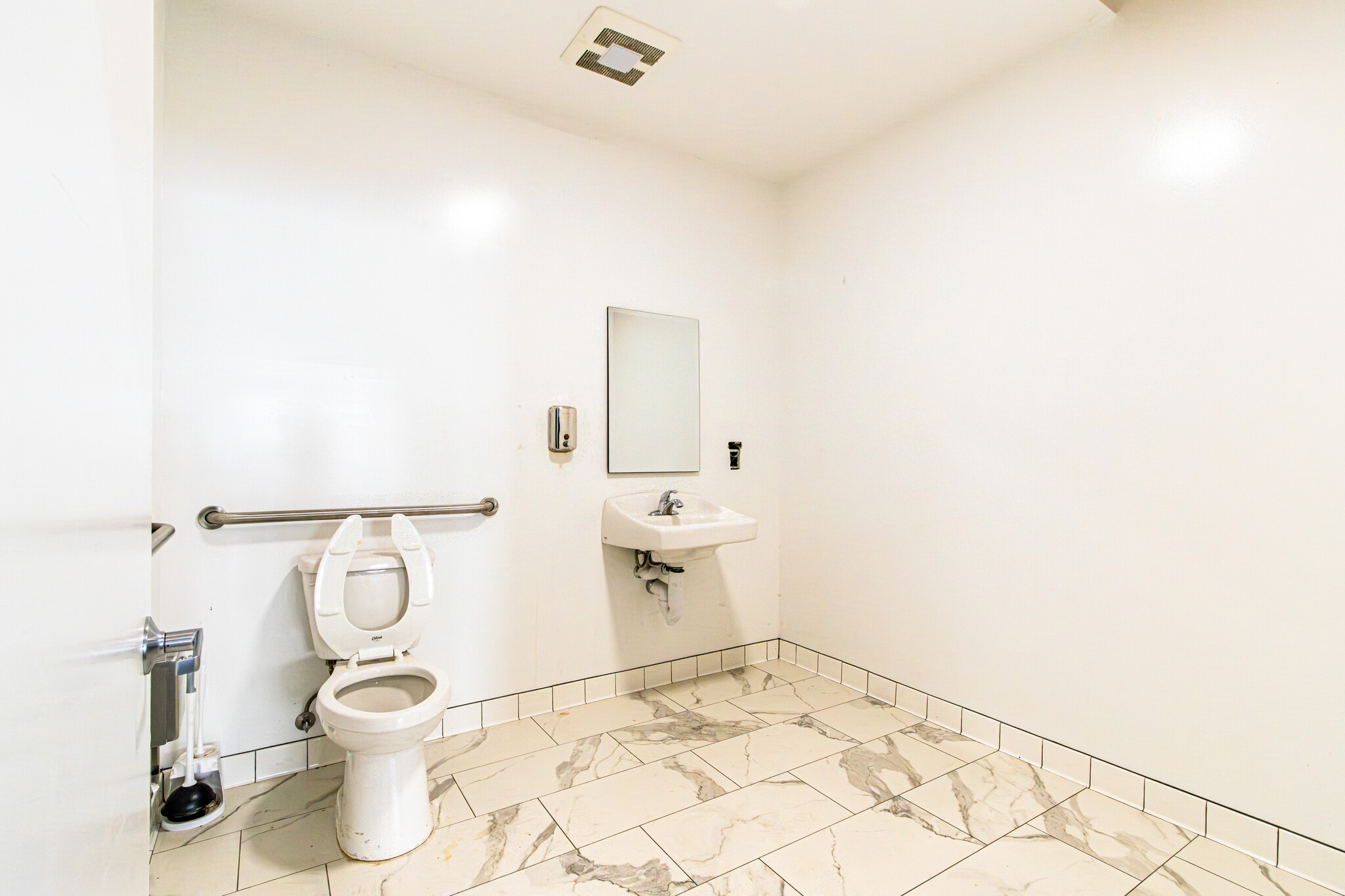 2815 23rd St, San Francisco, CA for lease Interior Photo- Image 1 of 12